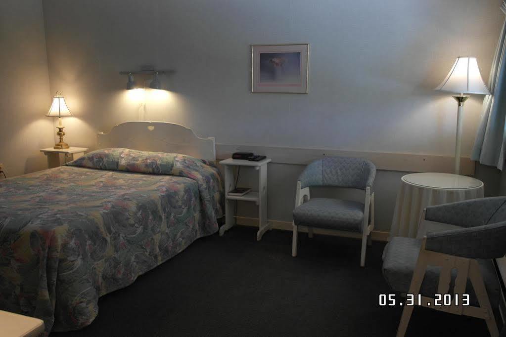 Pinecone Motel Сассекс Экстерьер фото