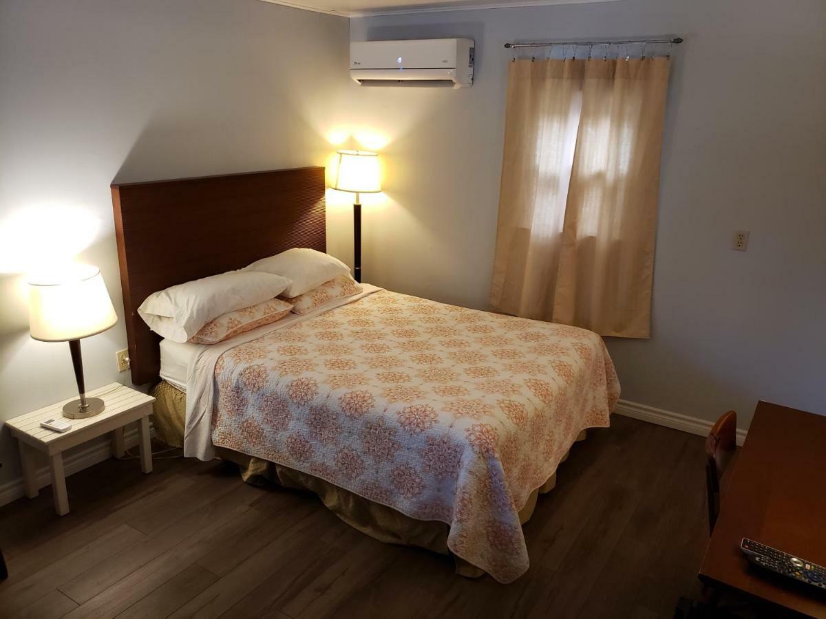Pinecone Motel Сассекс Экстерьер фото